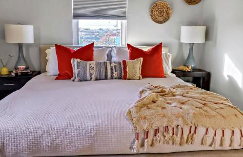 Top Location Walk to Dining, Shops & Near Beach CC E - Photo 9