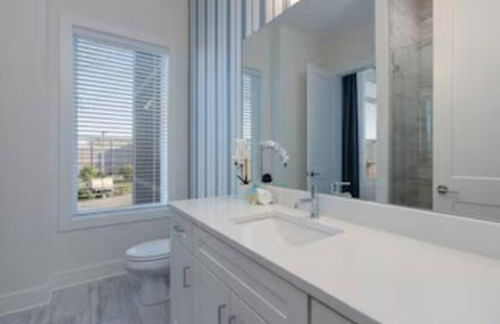 NEW and luxurious home by downtown Nashville with rooftop deck! - Foto 30