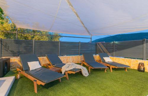 Luxury Villa Kristina with Heated Pool near Omis for 12 Guests - Foto 47