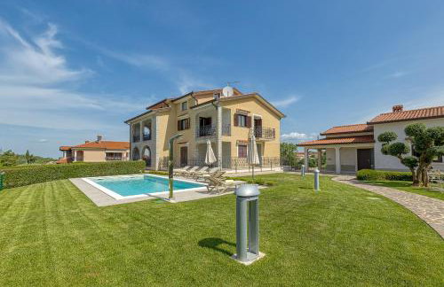 Silvia II with Private Pool - Foto 1