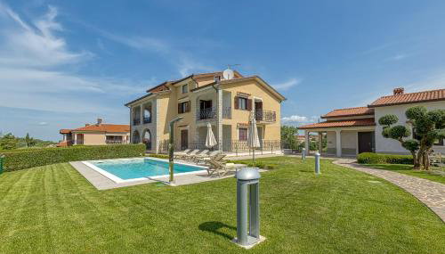 Silvia II with Private Pool - Foto 1