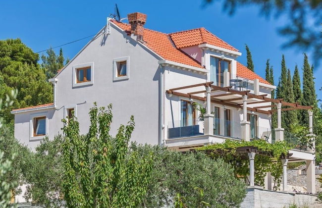 Luxury Villa Dolce Vita with Pool - Photo 52