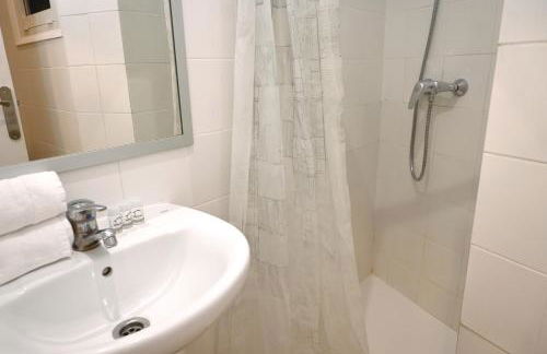 Homenfun Barcelona Park Güell - Photo 41