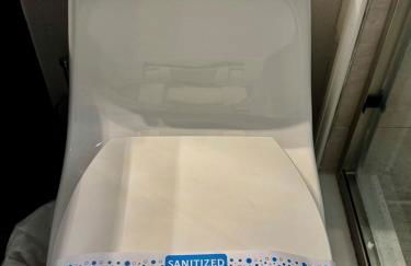 Modern 4BR 2BA with pool in gated community - Foto 12