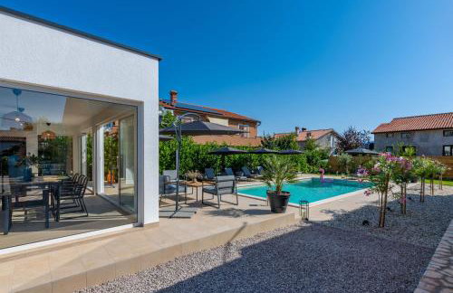 Villa Noa's Pool House, a modern and luxurious villa near the sea - Foto 28