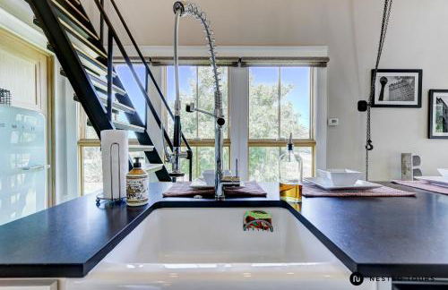 The Shotgun House from Fixer Upper - 800 5-Stars - Steps to Silos, BU, & Downtown - Foto 14