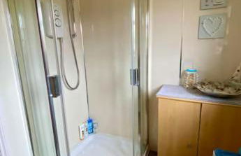 3 bedrooms house with free parking in a quiet area - Photo 7