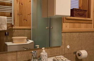 Uroczy drewniany domek w Charzykowach - Foto 9