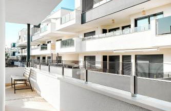 Sunrise new apartment with pool - Foto 12