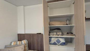 Studio Novo e completo perto da PUC - Foto 5, wardrobe