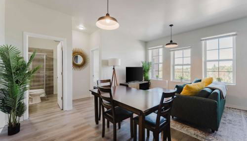 2BR Modern Retreat Near Henry Ford - Foto 2