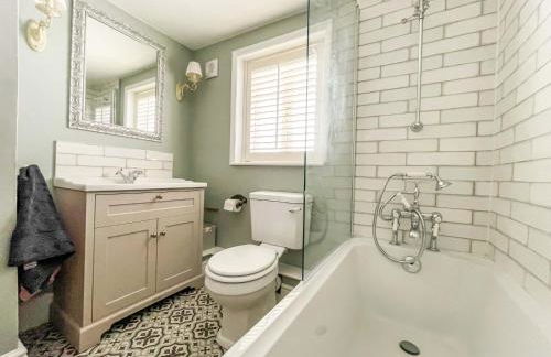 Beautiful 2 Bedroom Cottage with Private Courtyard in Arundel Centre - Foto 6