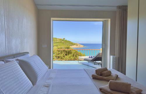 Luxury Seafront Apartment - Beach Access - Parking & WiFi - by Coral Property - Foto 33