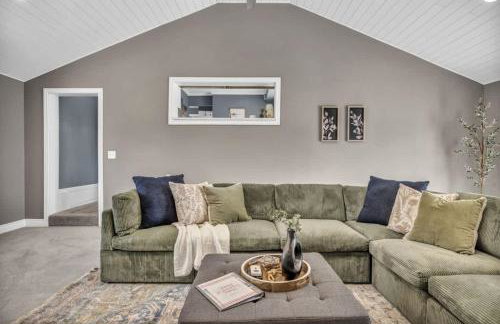 Swim and Relax In our Pool and Hot Tub and Recently Renovated - Photo 15