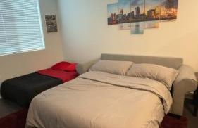 The 513 Flat! 1BR, 1Bath Apt with Pool and Riverfront View! Free Gated Parking! Only Steps from The banks & Stadiums! - Foto 36