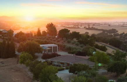 4.5 Acre Secluded Ranch w Panoramic Views • Fire Pit Olive Ranch by AvantStay - Foto 112