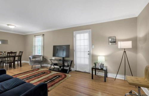 The Retro Pad - Large Yard and Foosball Table - Photo 11