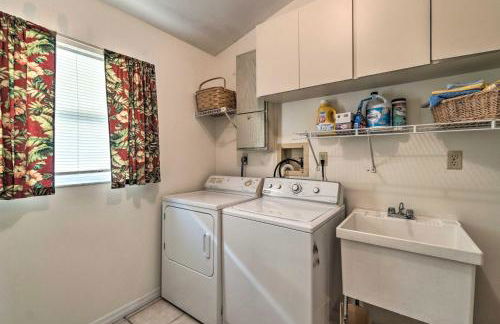 Canalfront Home with Private Dock - 5 Mi to Beaches! - Foto 25