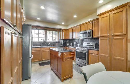 Luxury Oasis Home w/Pool Near CSUN-6 Guests - Foto 20