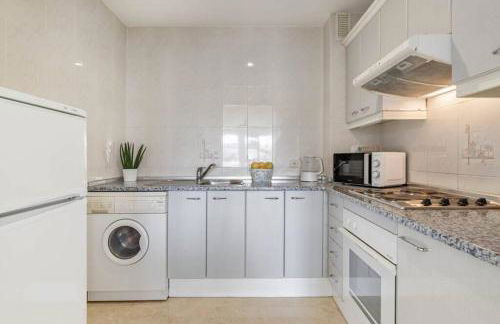 Stylish one bed apartment at Matchroom Country Club - Photo 28