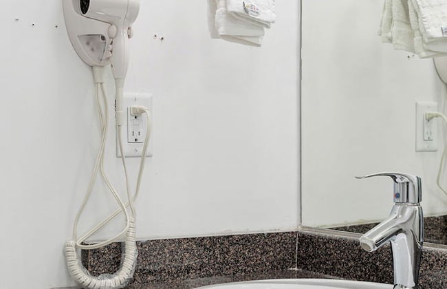 Cozy 1BR Lakeside Retreat - Foto 28