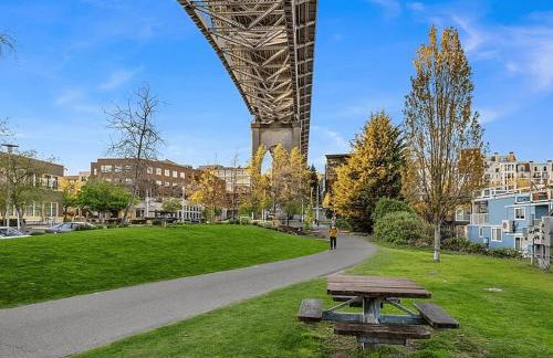 New Modern Private Entire Unit in Heart of Fremont - Walk Score 98 - Photo 17