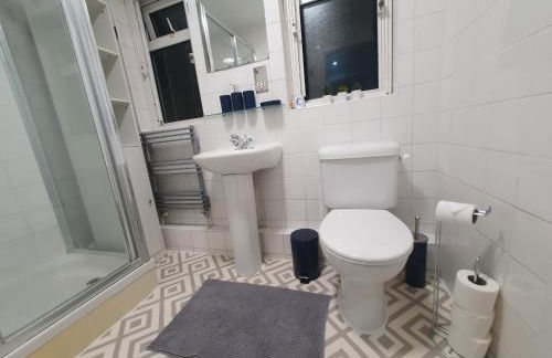 Bright Modern & Spacious 2-Bedroom Apartment - Opposite Penge East Station - 15 mins to Central London! - Foto 37