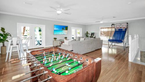 Two Homes, Private Pool, Game Room & Steps to the Beach - Foto 2