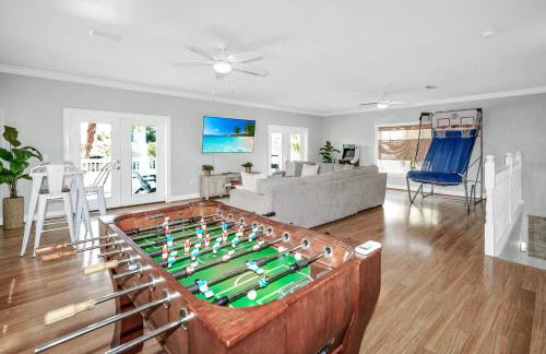 Two Homes, Private Pool, Game Room & Steps to the Beach - Foto 2