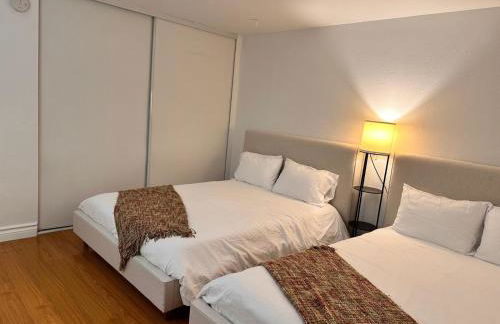 Venice Beach Lux Retreat Coastal Apartment Haven - Photo 3