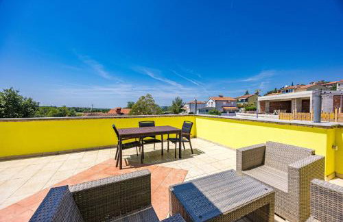 Villa Andrea for 17 people with private 40 m2 pool & pet friendly near Poreč - Photo 17
