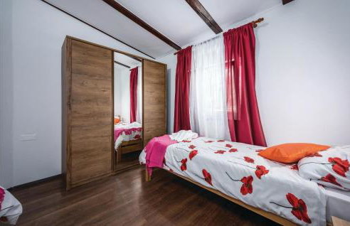 Gorgeous Home In Buje With Kitchen - Foto 23