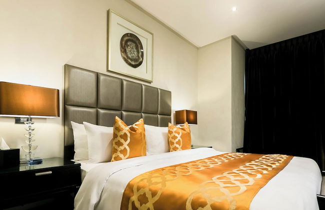 Oak Plaza Suites - Photo 12