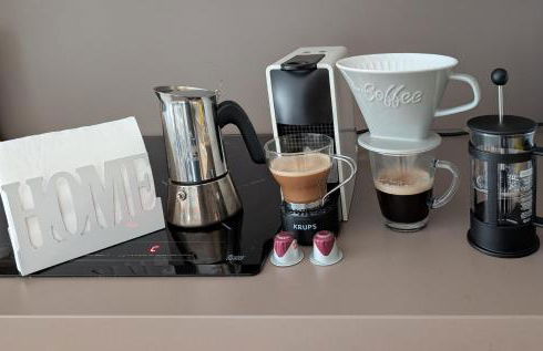 New Studio w Balcony AC Fast Wi-Fi 50inch TV - Photo 8