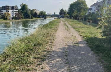Cosy apartment on Strasbourg Tramway line and Canal - Appartement confortable sur ligne tram Strasbourg et Canal - Foto 10