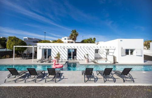 Casa Conil with a private 25 meter heated pool - Foto 11