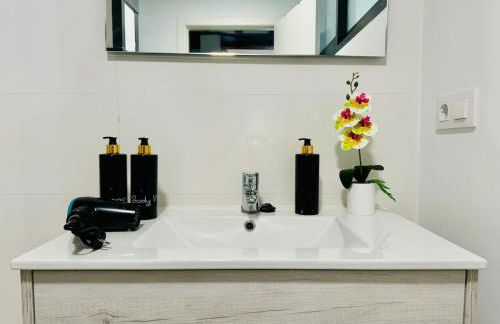 Mediterranean Flat next to the Historic Center - Photo 31