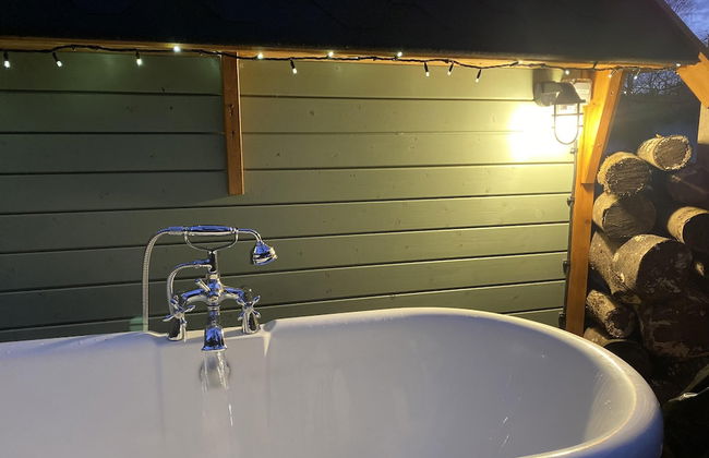 1-bed Cabin, 2 Adults, Outdoor Bath & Wood Burner - Photo 13