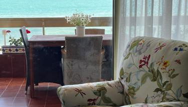 Acogedor y Amplio Apartamento familiar a pie de playa - Photo 3