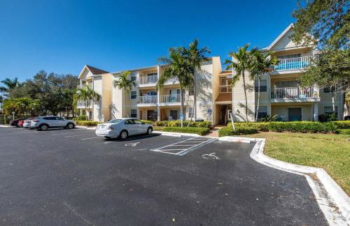 Luxury Beachside Condo - Half Mile from Beach - Foto 8