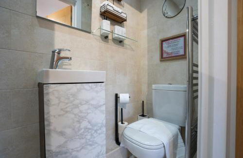 Runway Hse Luxe 5 Bed, with King sized Beds, next to Aiport & NEC, JLR 5 mins - Foto 32