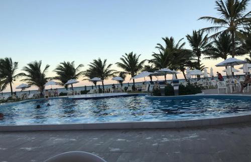 Flat Guarajuba Beira da Praia pé na areia - Foto 79