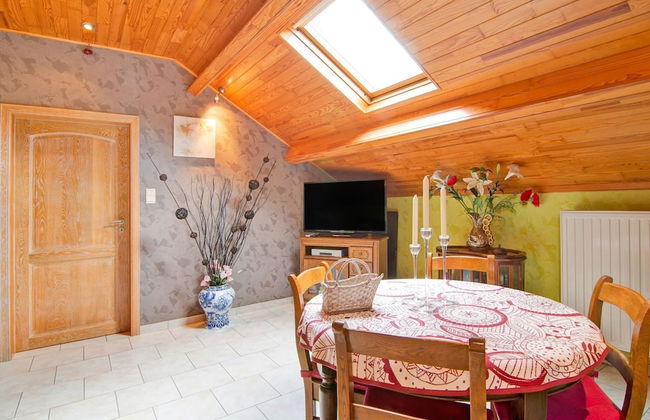 Charming Stay Near Forests - Photo 18