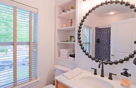 Hacienda SoCo - Fire Pit & 3 Min Walk to SoCo - Foto 42