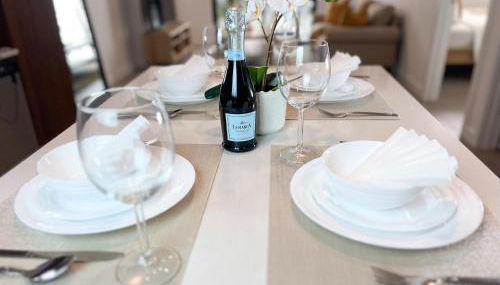 Comfortable 2BR Apartment with Pool and Gym, Steps from Jackson Memorial - Foto 4