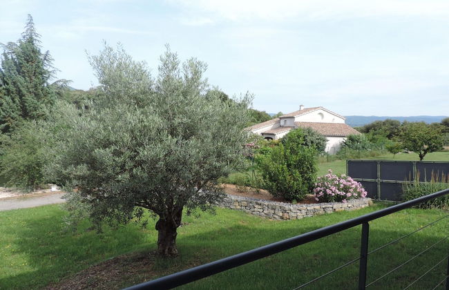 Attractive Holiday Home With Private Pool - Photo 39