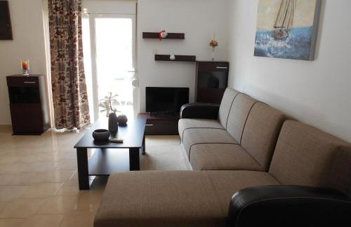 Village House - Photo 12