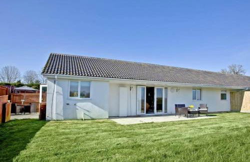 Gamekeepers Cottage - Hot Tub, 2 bed, sleeps 4, private patio, AC, stunning views - Photo 49