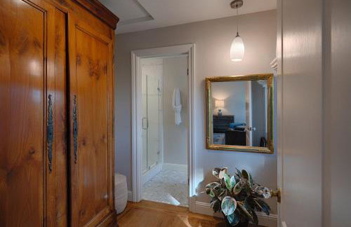 Timeless Elegance-5BR 1930s Home - Photo 12