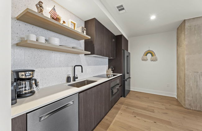 Luxury Downtown High Rise - Foto 8